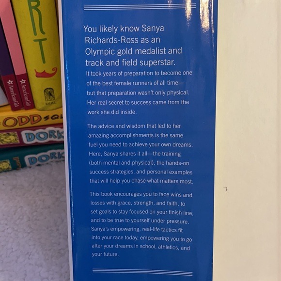 Right On Track by Sanya Richards-Ross  Hardcover Book - Picture 4 of 6